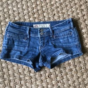EUC Hollister denim shorts size 1